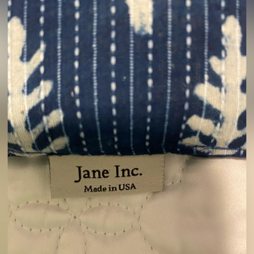 Jane Inc Blue Eye Pillow with lavender scent. New & in good condition. - Picture 5 of 6